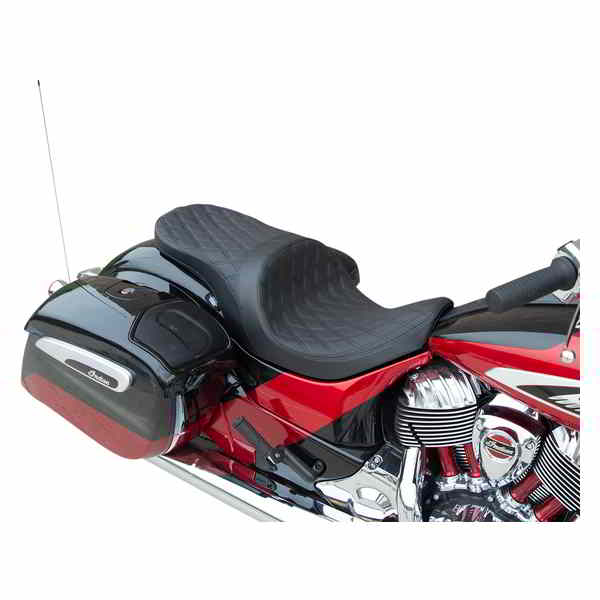 取寄せ 前方に配置された薄型ツーリングシート ドラッグスペシャリティーズ Low Profile Touring Seat - Double Diamond - Black Stitch - Solar Reflective - Indian '14-'22 0810-2274 08102274