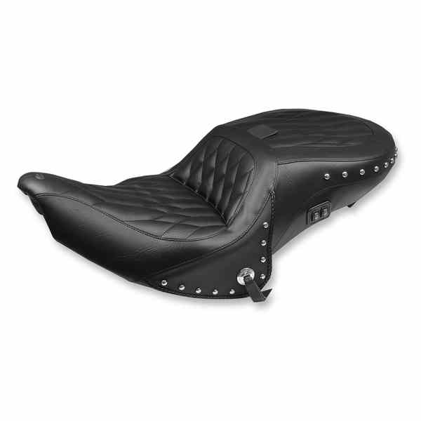 取寄せ 加熱されたワンピースツーリングシート マスタング Heated Seat - Diamond - Driver's Backrest - Roadmaster '14-'23 79664 08101983